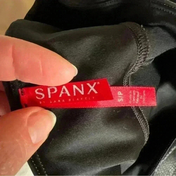 Spanx Faux Reptile Black Print Leggings - Small - Picture 4 of 5